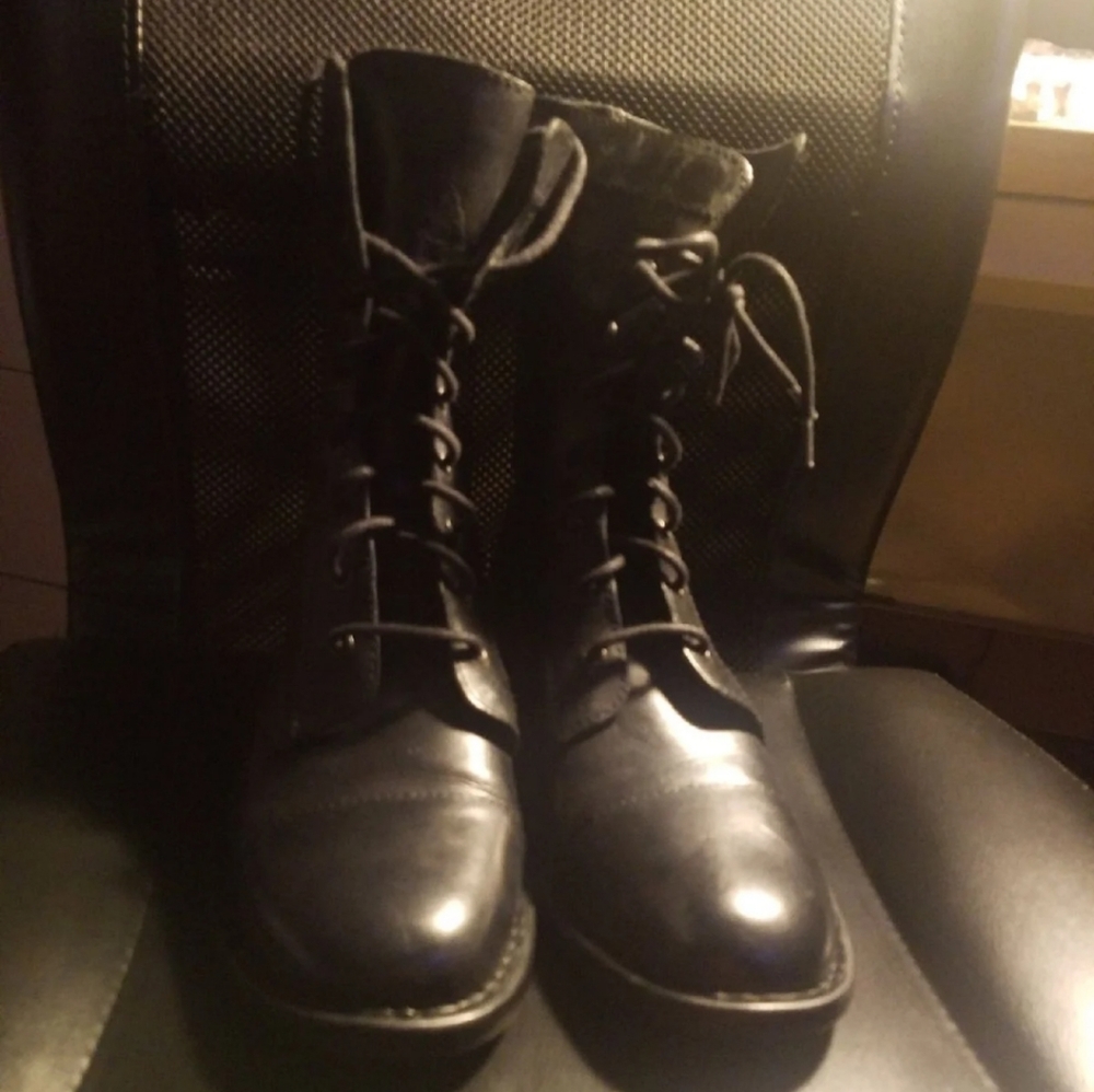 Born boots